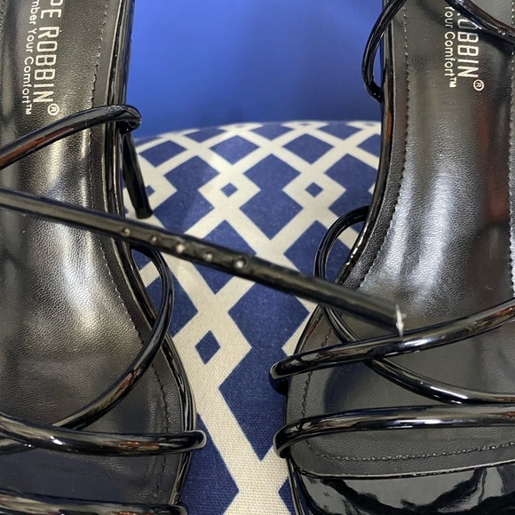 Cape Robbin black pointed strappy ankle strap high heel sandals sz 9 - Picture 11 of 12